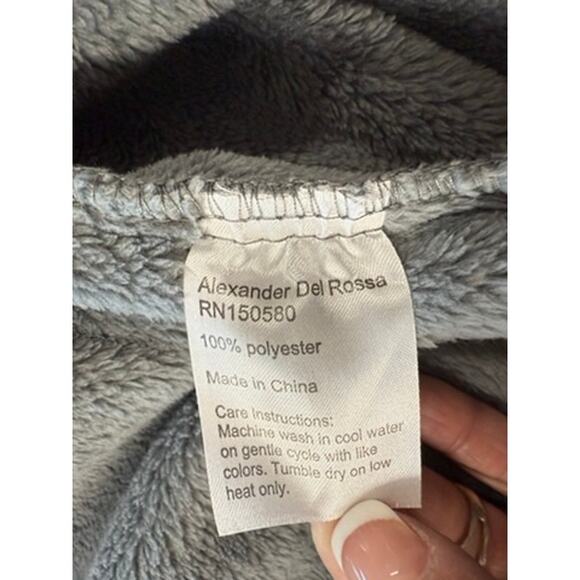 "ALEXANDER DEL ROSSA" women's PLUSH Gray Robe Belted Hooded Spa SZ L Pockets - Picture 8 of 9